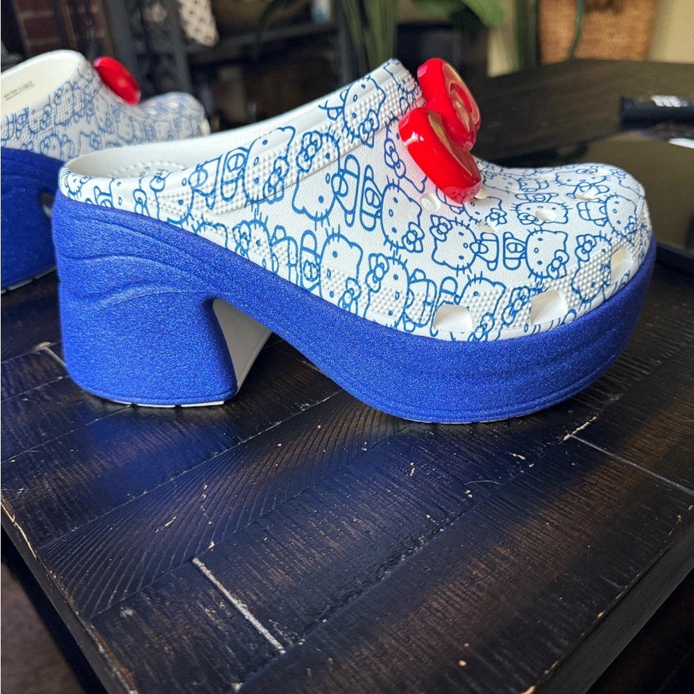 Nwot Crocs Hello Kitty Siren Clogs Blue Size 9 Hello Kitty's 50th Anniversary - Picture 6 of 16